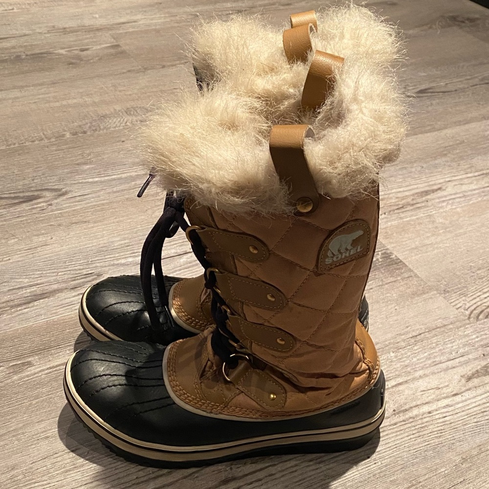 Sorel Women's Winter Boots - Black and Tan